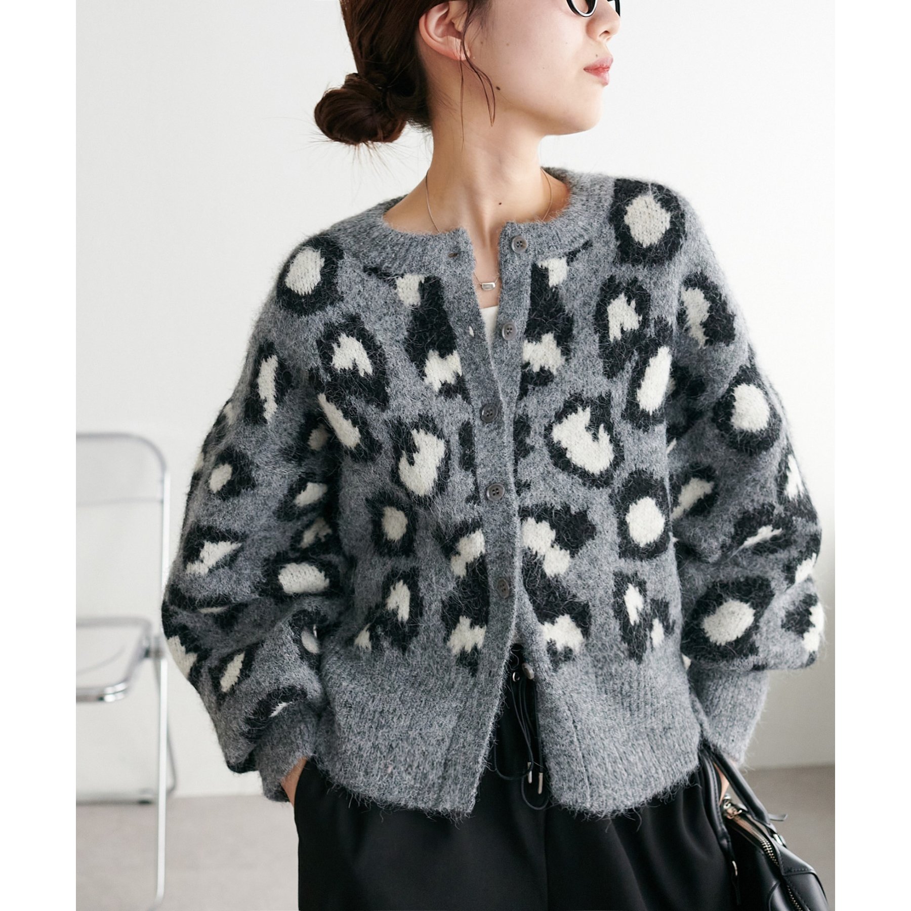 かおり様　FENDI レオパード＆ロゴ 柄 ジャガード　半袖ニット＆スカート ニュアンスレオパード柄ジャガードニットプルオーバー[品番