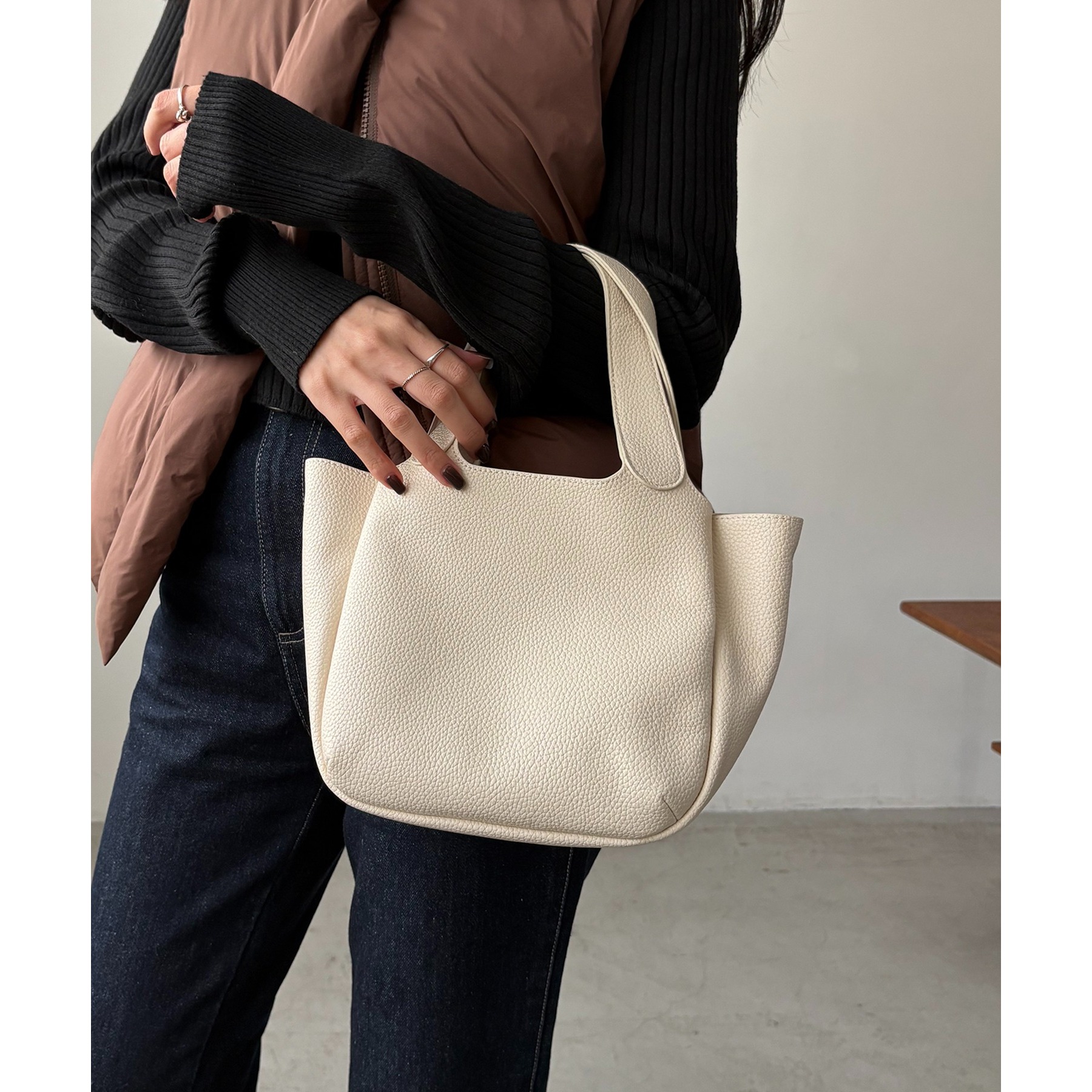 '93 レッズ・ボストンバック 未使用品 ラウンドミニボストンバッグ | ファッション通販サイト NUGU