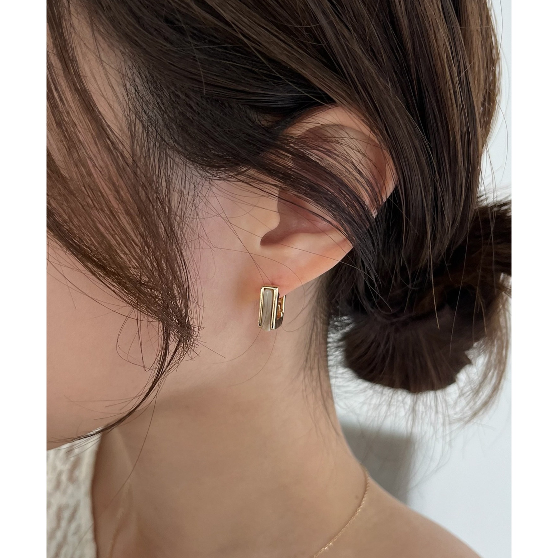 DIRT 100% ゴールドピアス Tiny Motif】K10ダイヤモンドクロスピアス（0.02ct）｜ピアス