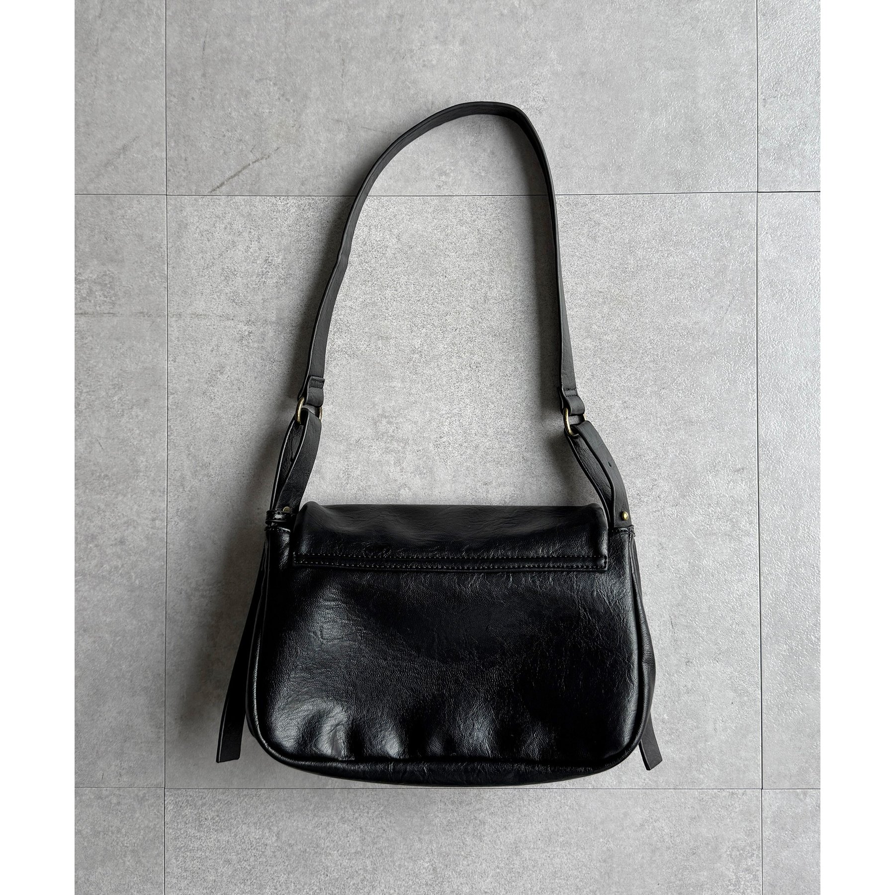 ターンロックダブルベルトレザーバッグ | ファッション通販サイト NUGU