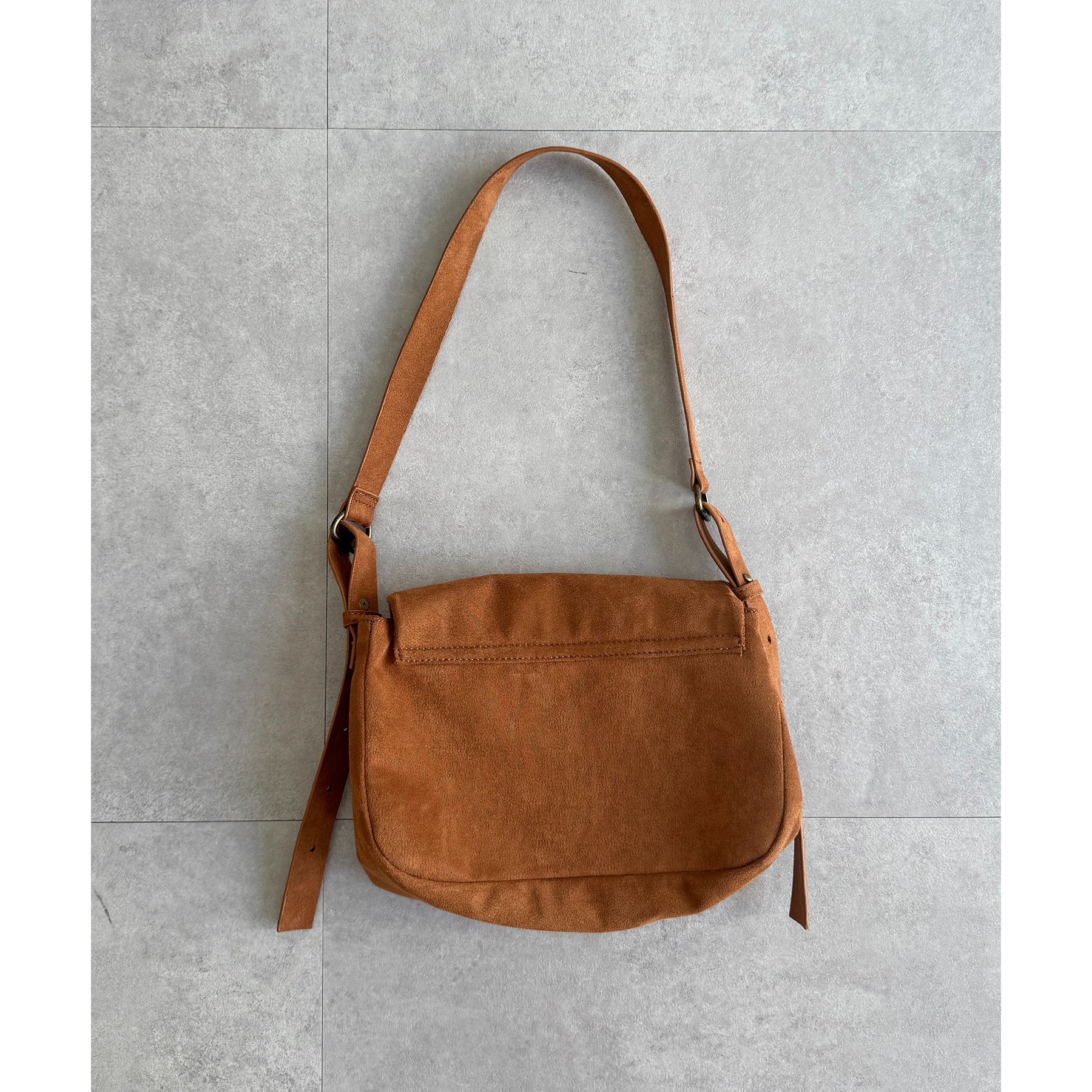 ターンロックダブルベルトレザーバッグ | ファッション通販サイト NUGU