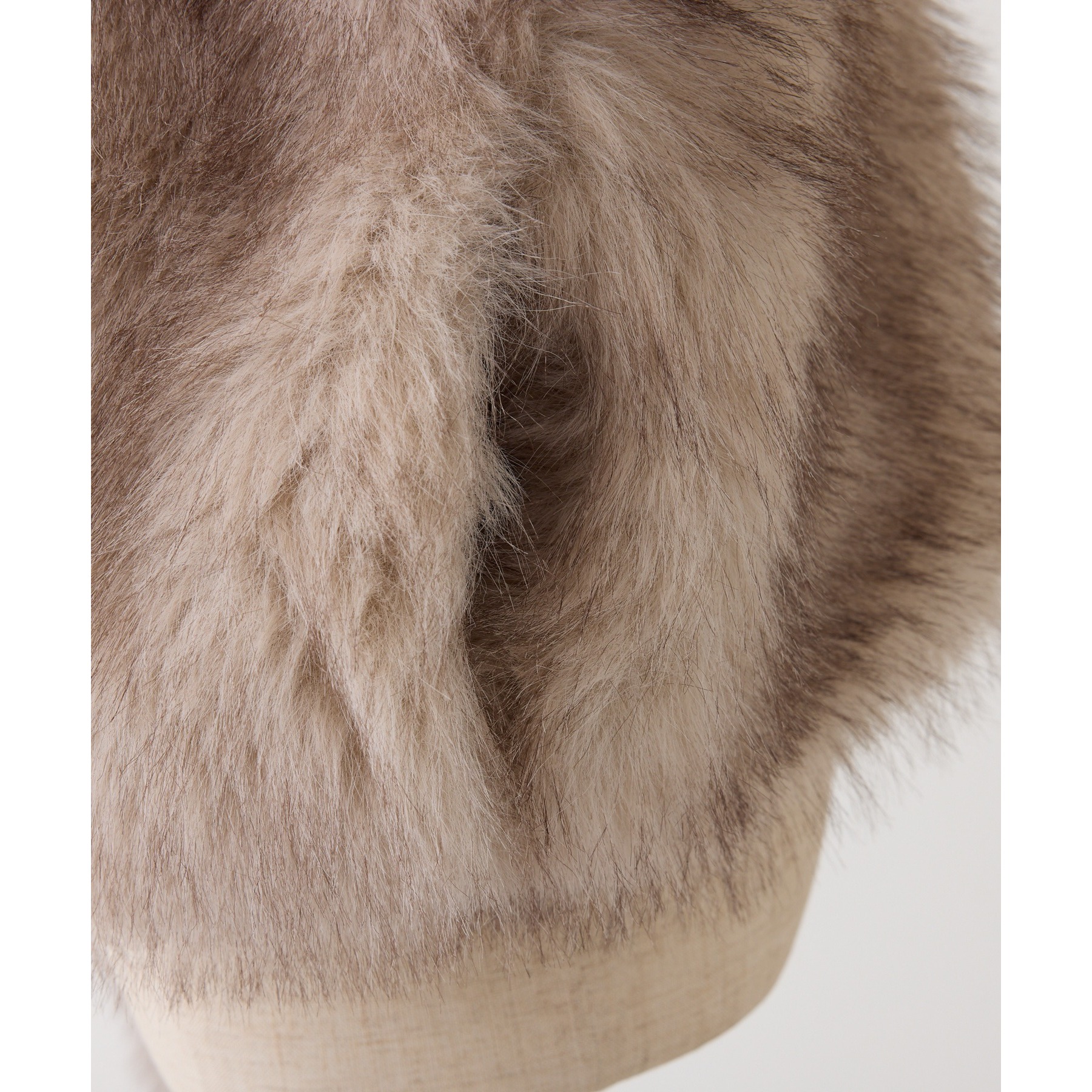 フェイクファーショートブルゾン | ファッション通販サイト NUGU