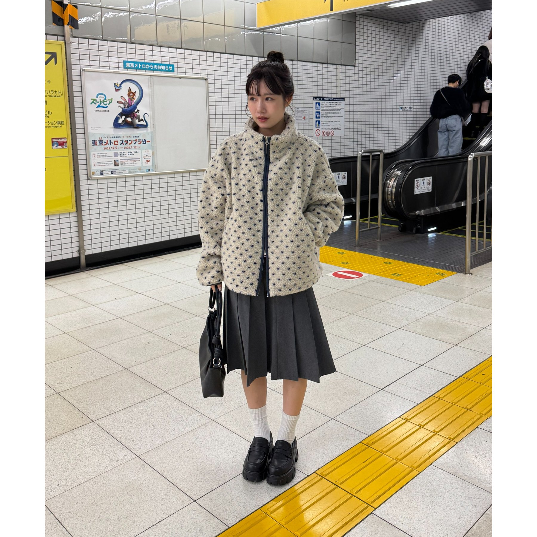 Saaa 【umm./WEB限定】パイピングボアジャケット ベージュ DISCOAT（ディスコート）の「【umm./WEB限定】パイピングボア