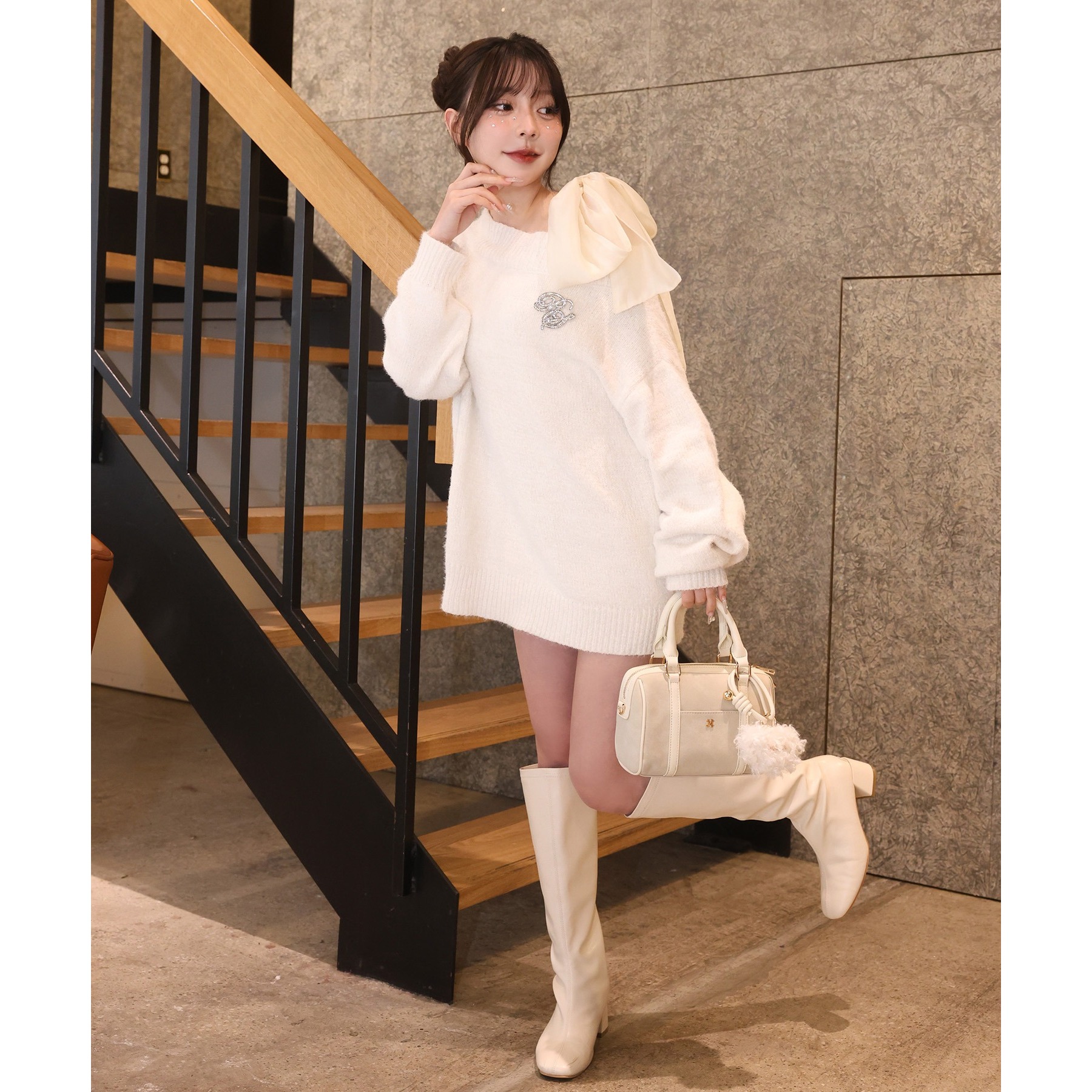 ブローチ付きベロアモールミニニットワンピース | ファッション通販