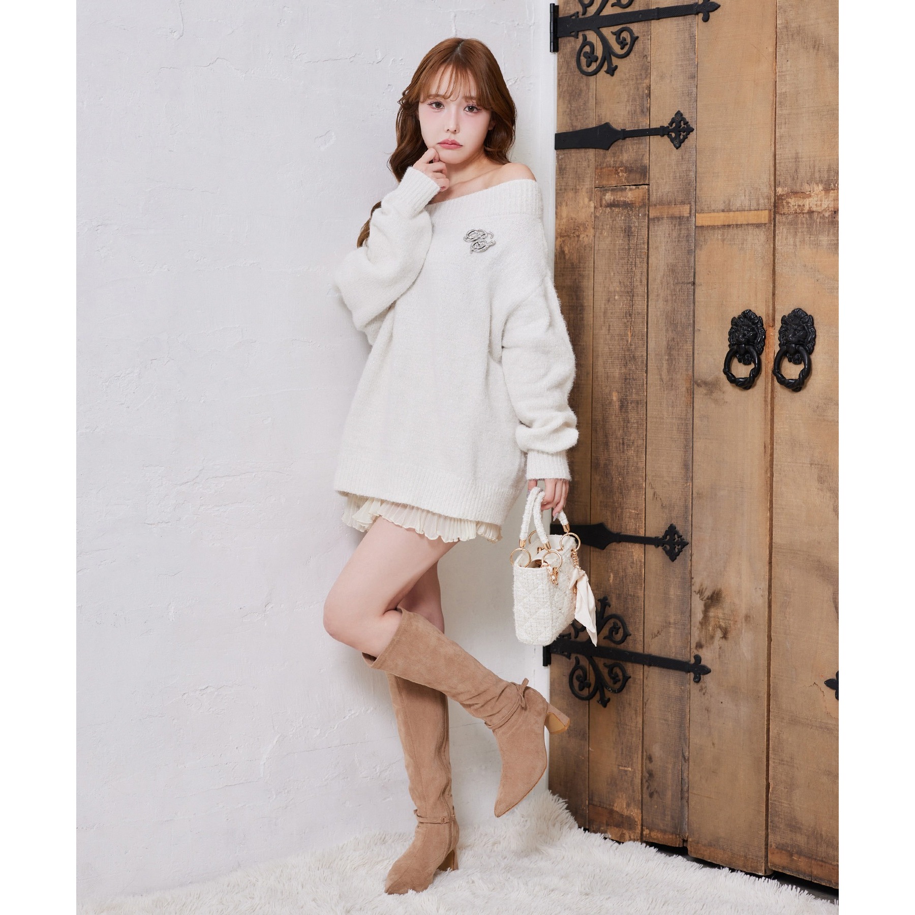 ブローチ付きベロアモールミニニットワンピース | ファッション通販