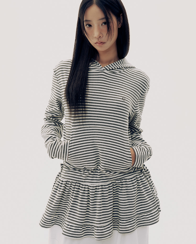 ラッフルレイヤードボーダーフリルロングスリーブレスフードTシャツ[チャコール]