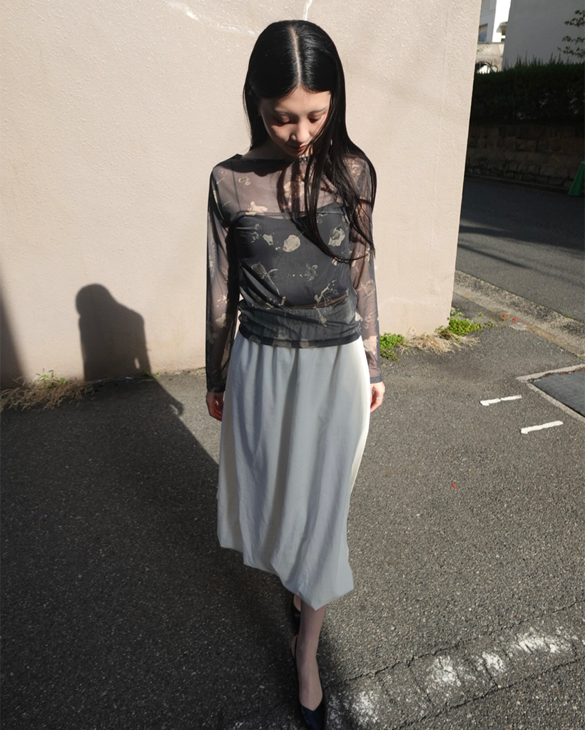 フラワーメッシュシースルー長袖Tシャツ