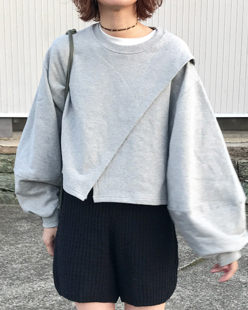 アシンメトリークロップスウェット | ファッション通販サイト NUGU