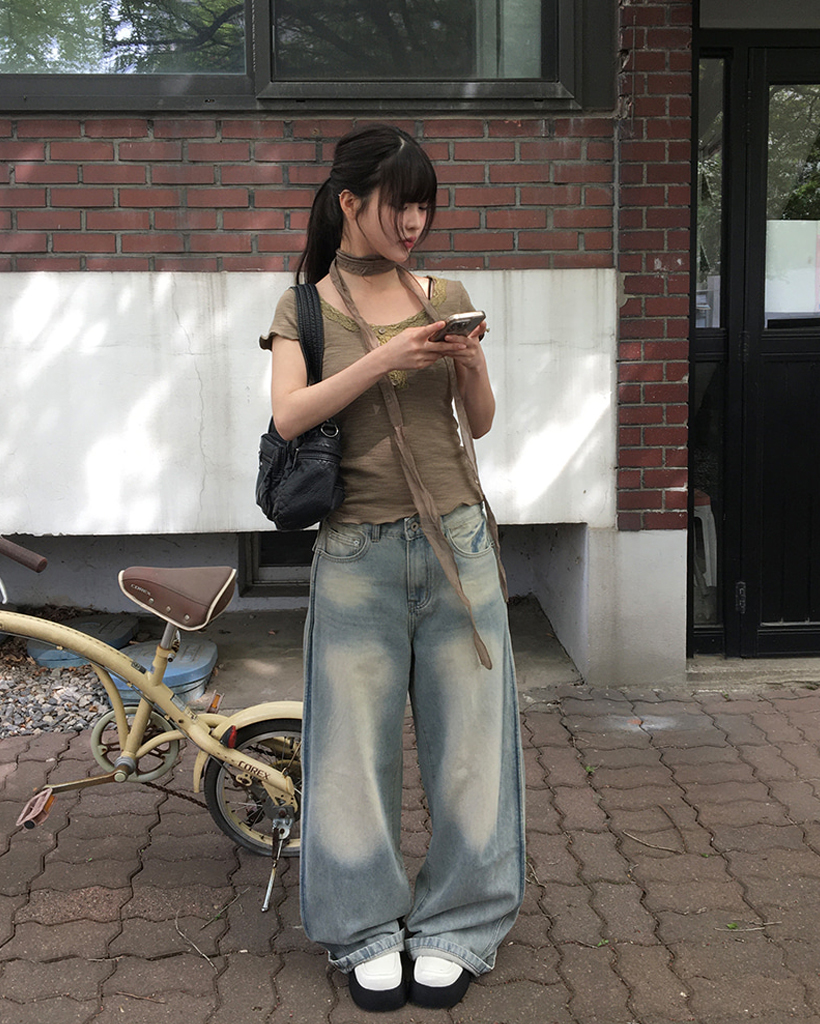 ポイント/フィット調節] バックポケット裾ボタンサイド切替