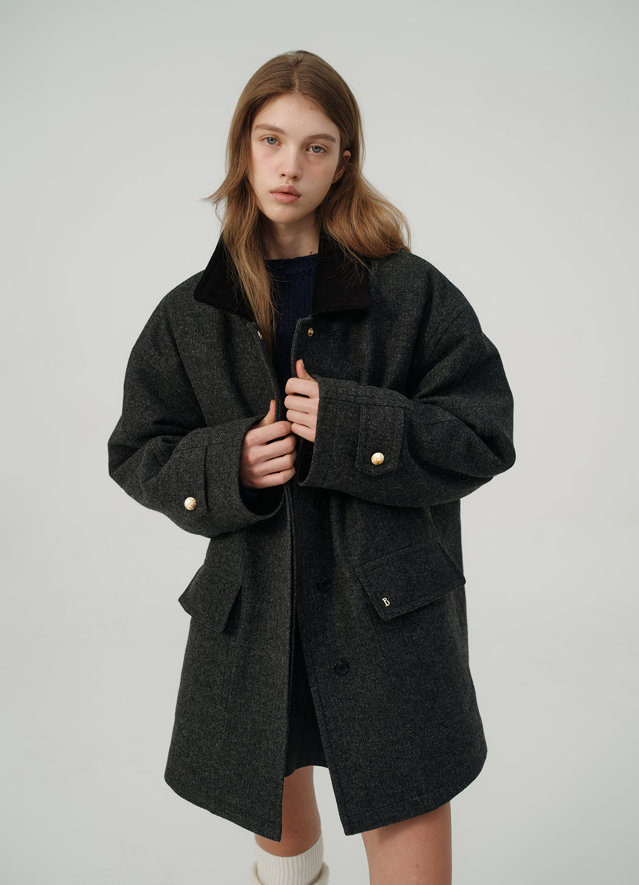 Corduroy Collar Herringbone Short Coat_Charcoal