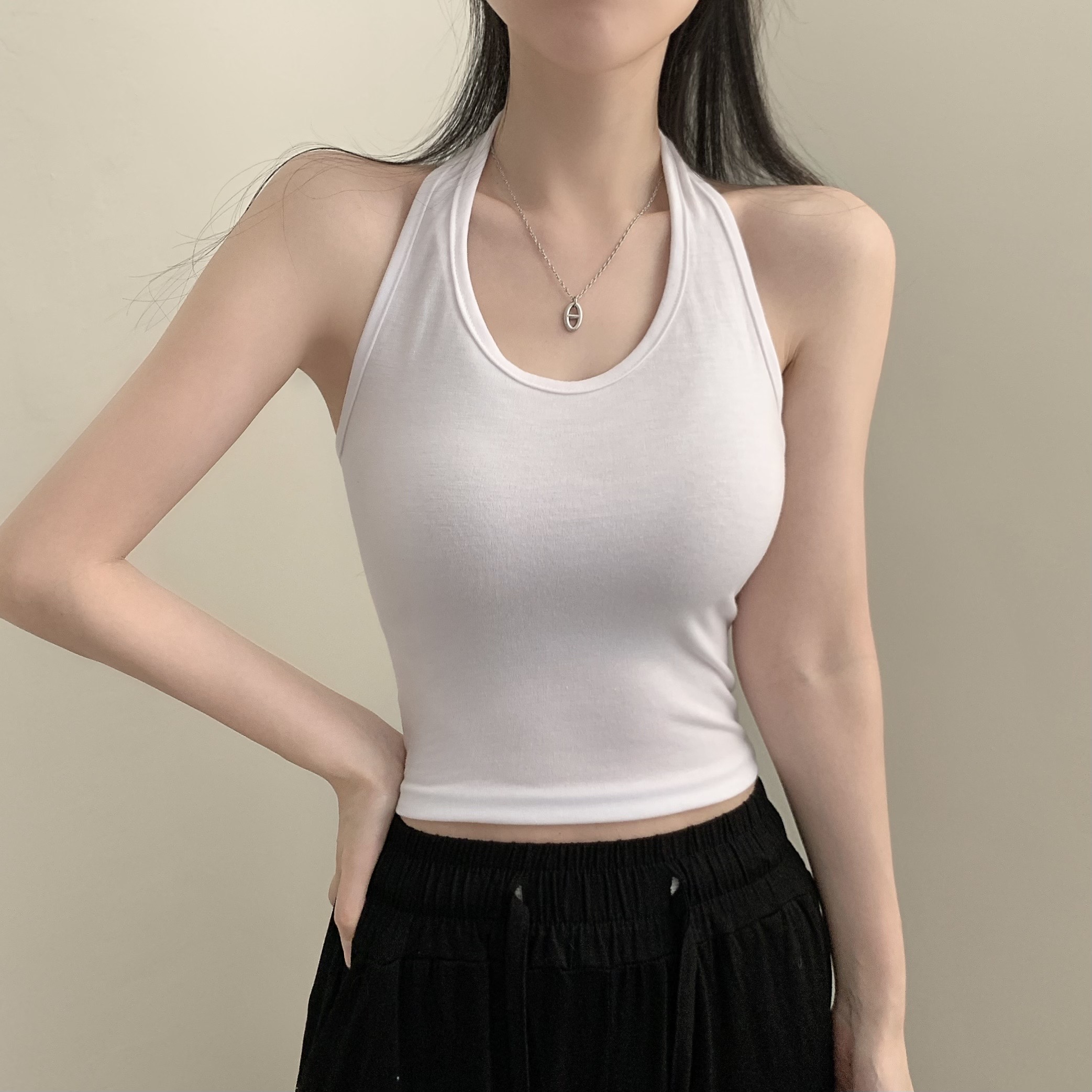 ベーシックホルターネックノースリーブ | ファッション通販サイト NUGU