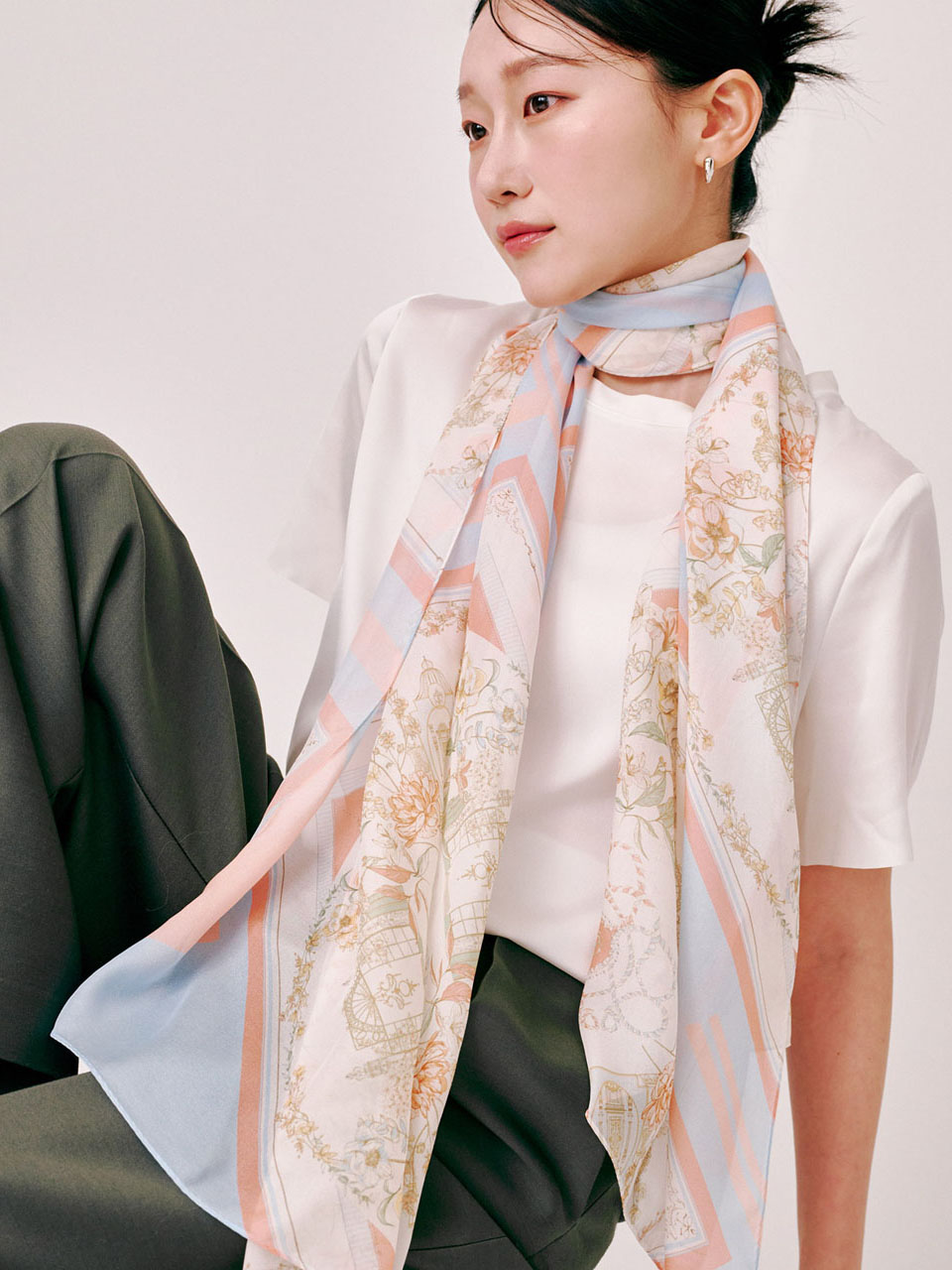 Le Jardin Long Twilly Silk Scarf - Charcoal/Ivory | ファッション
