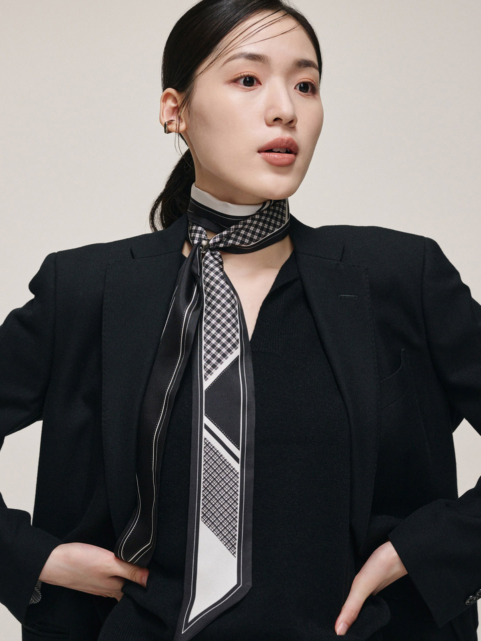 Long Twilly Silk Scarf - Houndstooth Black | ファッション通販