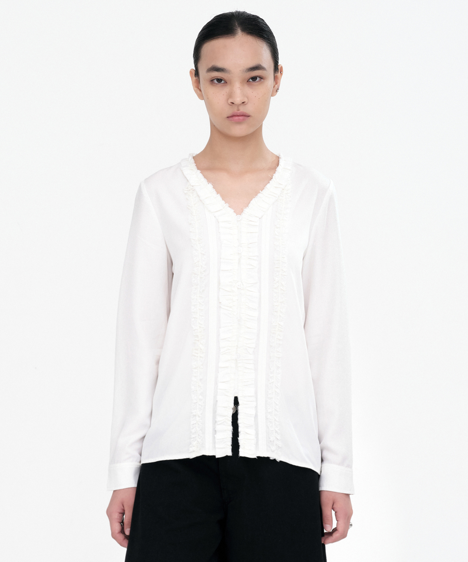 Lace Trimming Blouse [Ivory]