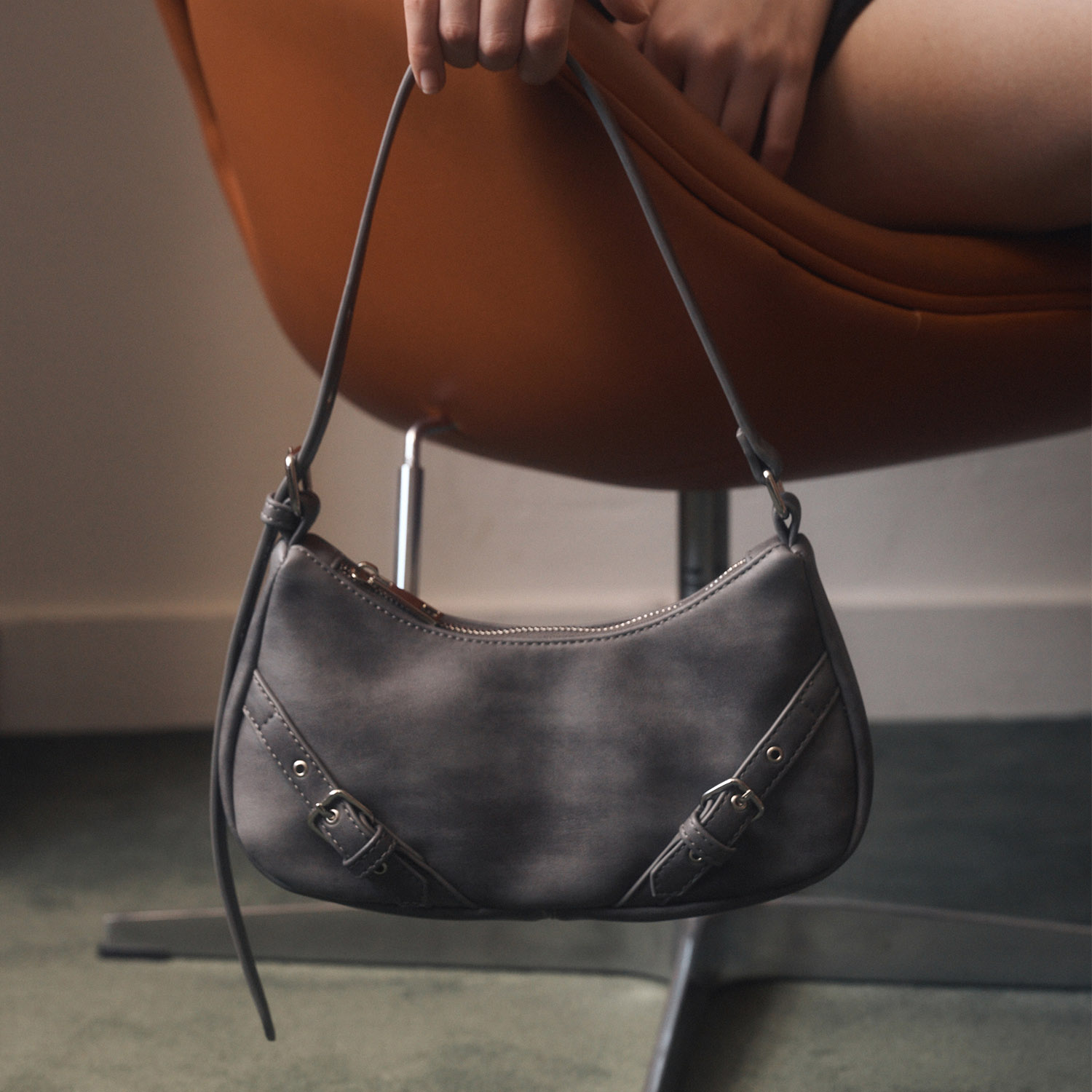 Fog Buckle Bag 452431003 (Gray)