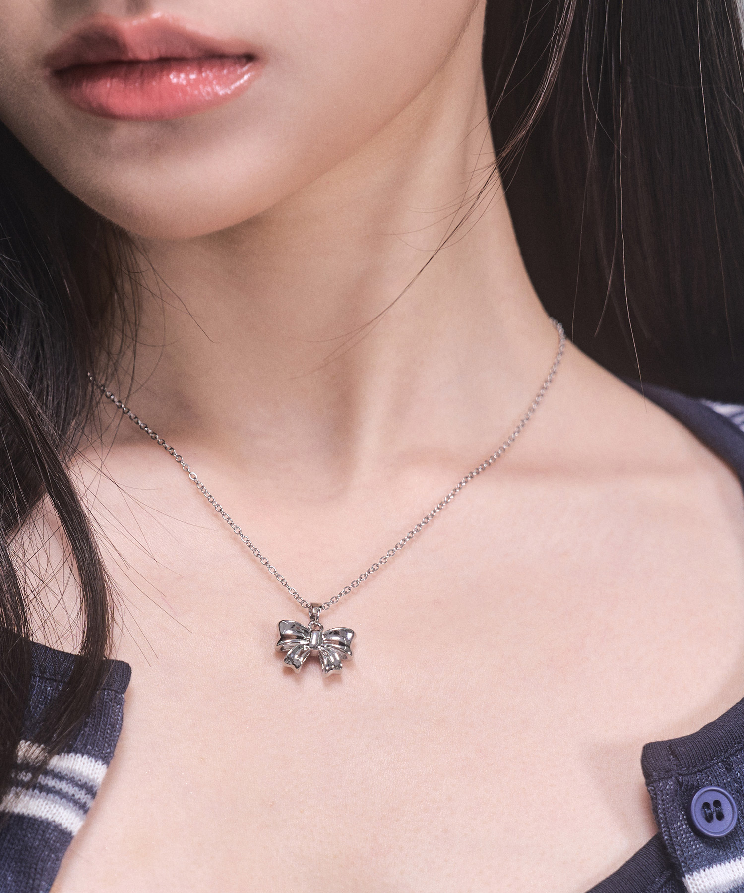 Acne Studios シルバーリボンネックレス Acne Studios シルバーリボンネックレス