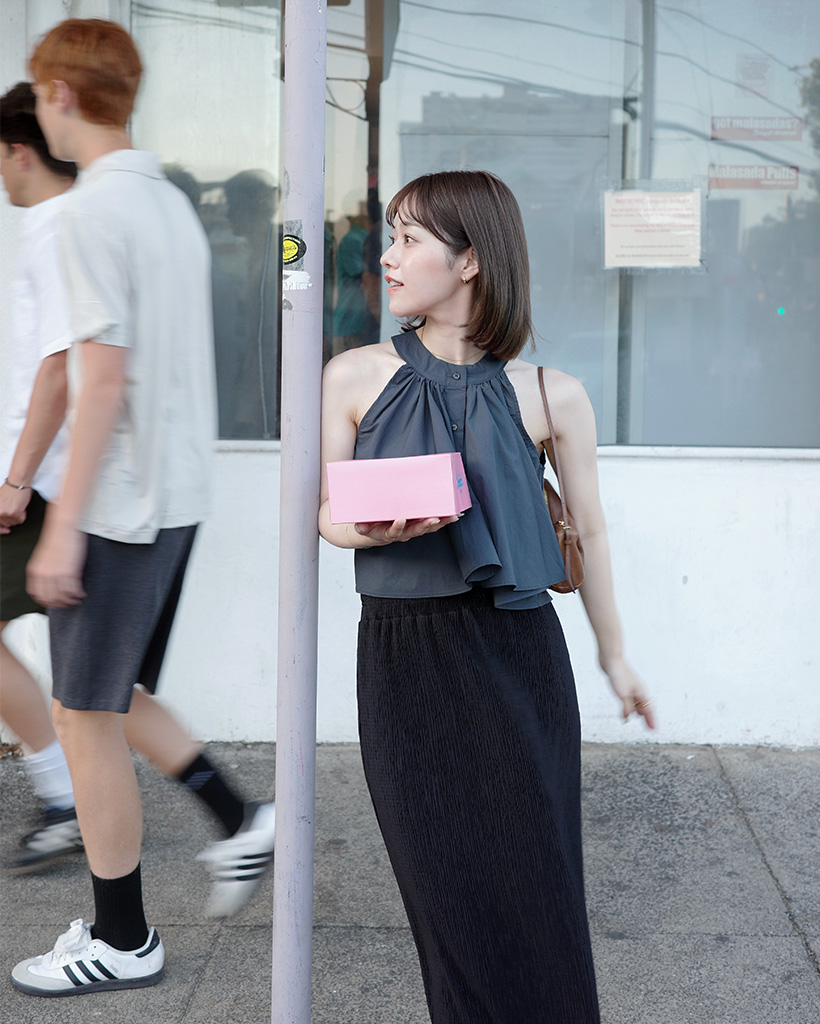 BACCA レーヨンシルクベルベット ホルターネックブラウス　ダークブルー BACCA レーヨンシルクベルベット ホルターネックブラウス ダークブルー