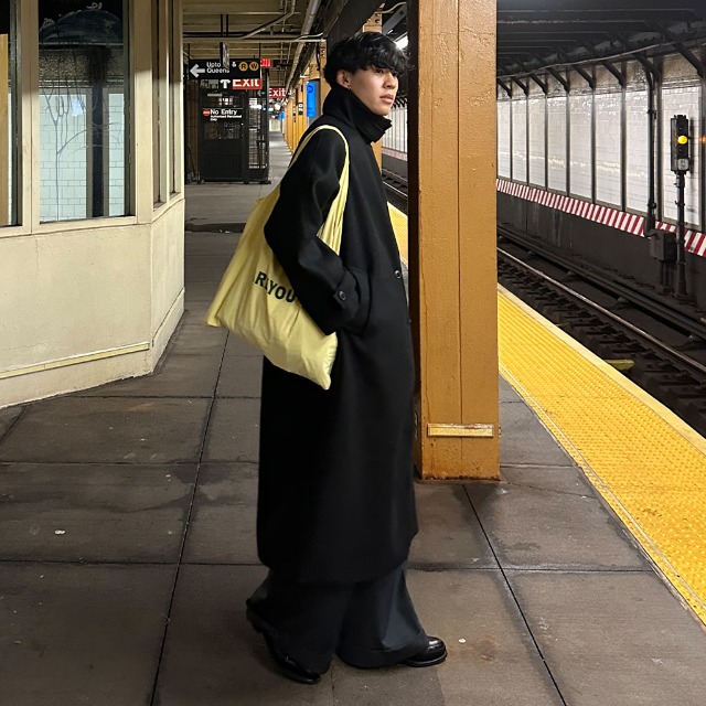 ハイネックロングコート