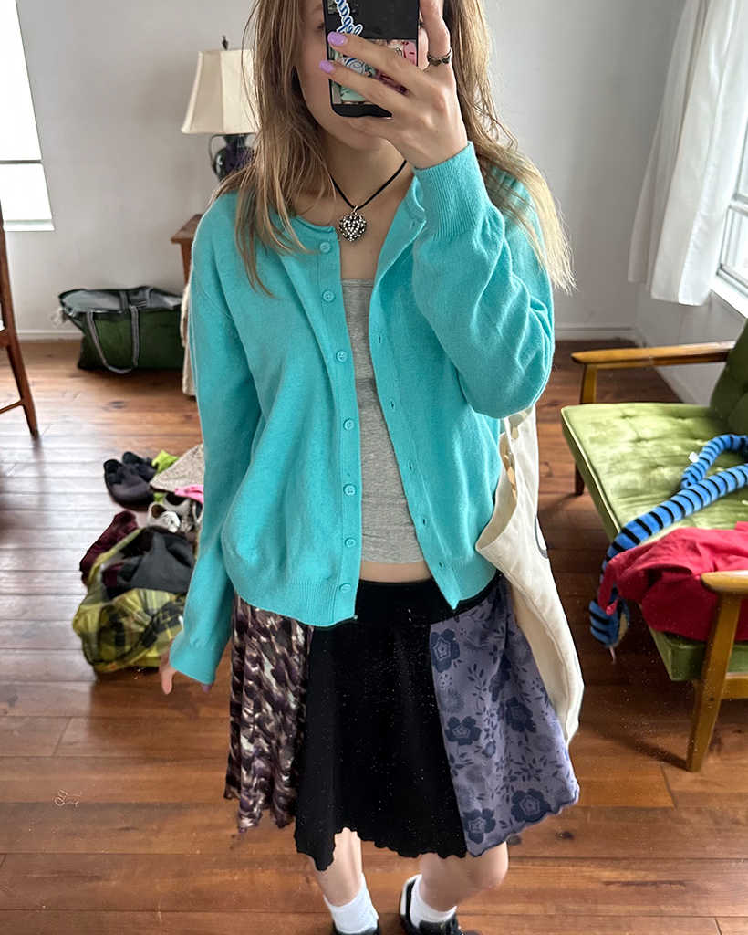 ロールネックウールカーディガン