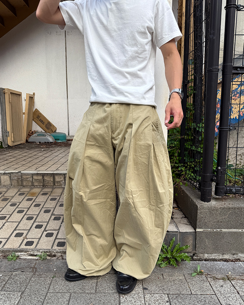ワイドピンタックチノパンツ