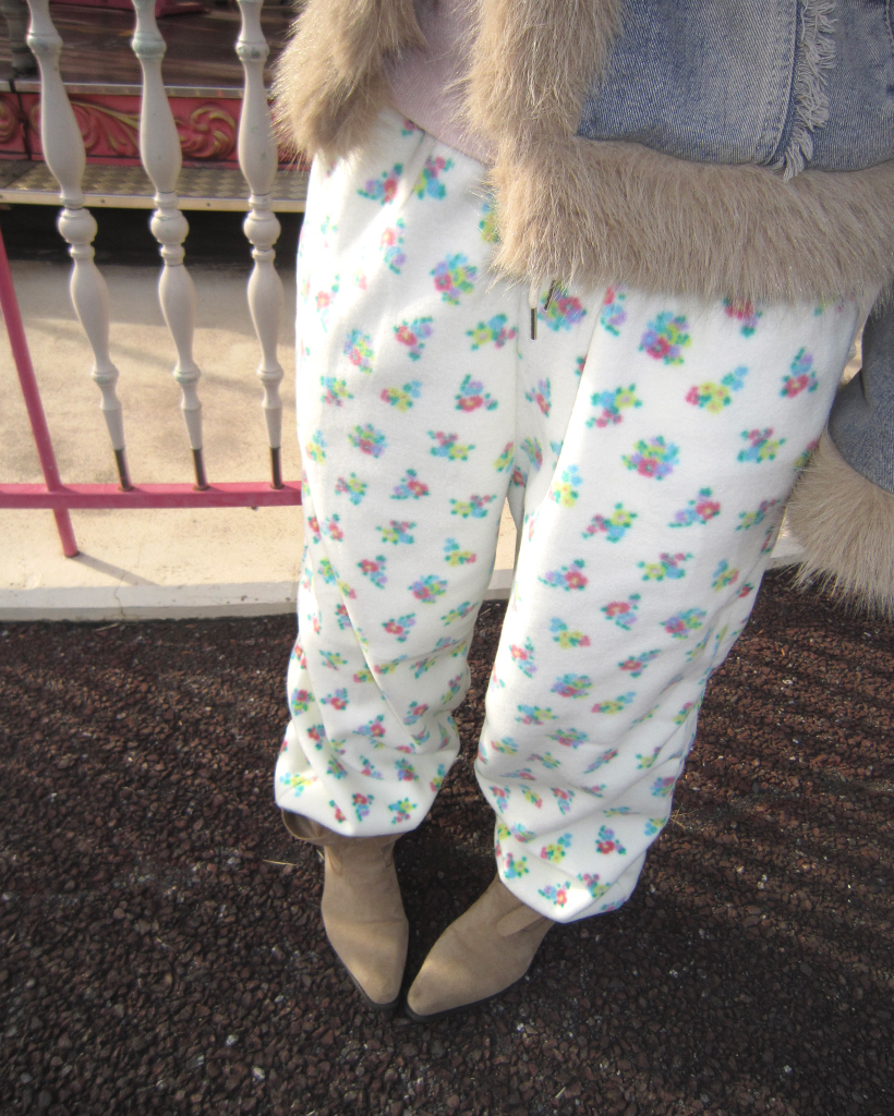 カラフルフラワーフリースジョガーパンツ