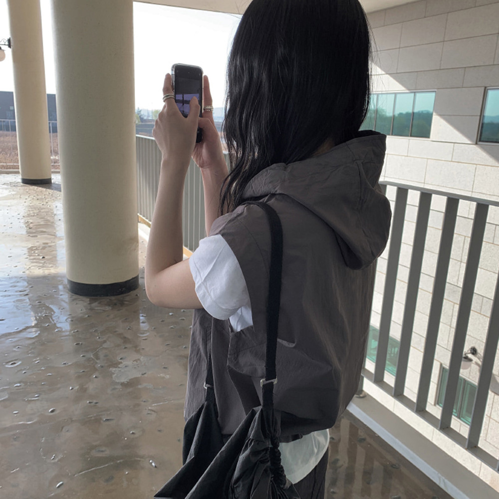 Rene フード付きベスト UNISEX) ナイロンフード付きベスト | ファッション通販サイト NUGU