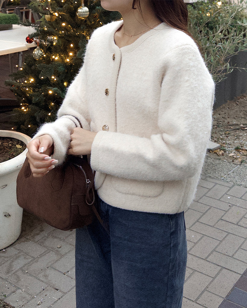 ゴールドボタンニットジャケット