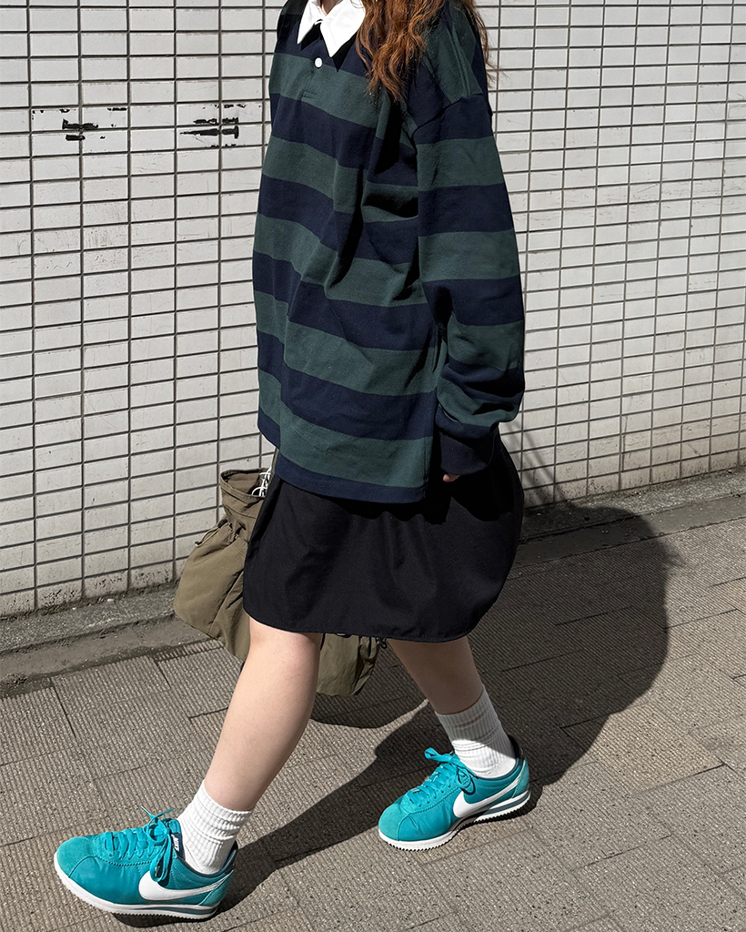 ウエストボタンシャーリングボタンミディスカート