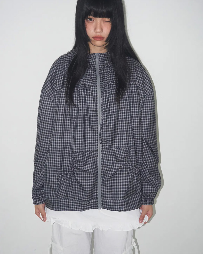 Checked Cut Line Shirring Two-Way Hooded Zip-Up Windbreaker [Black]