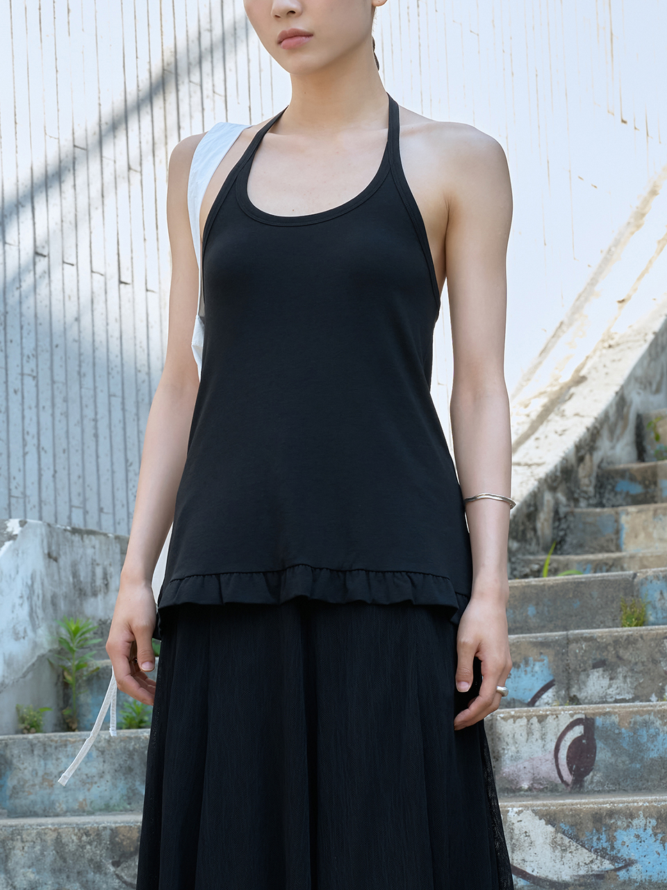 frill hem halter top (black) | ファッション通販サイト NUGU