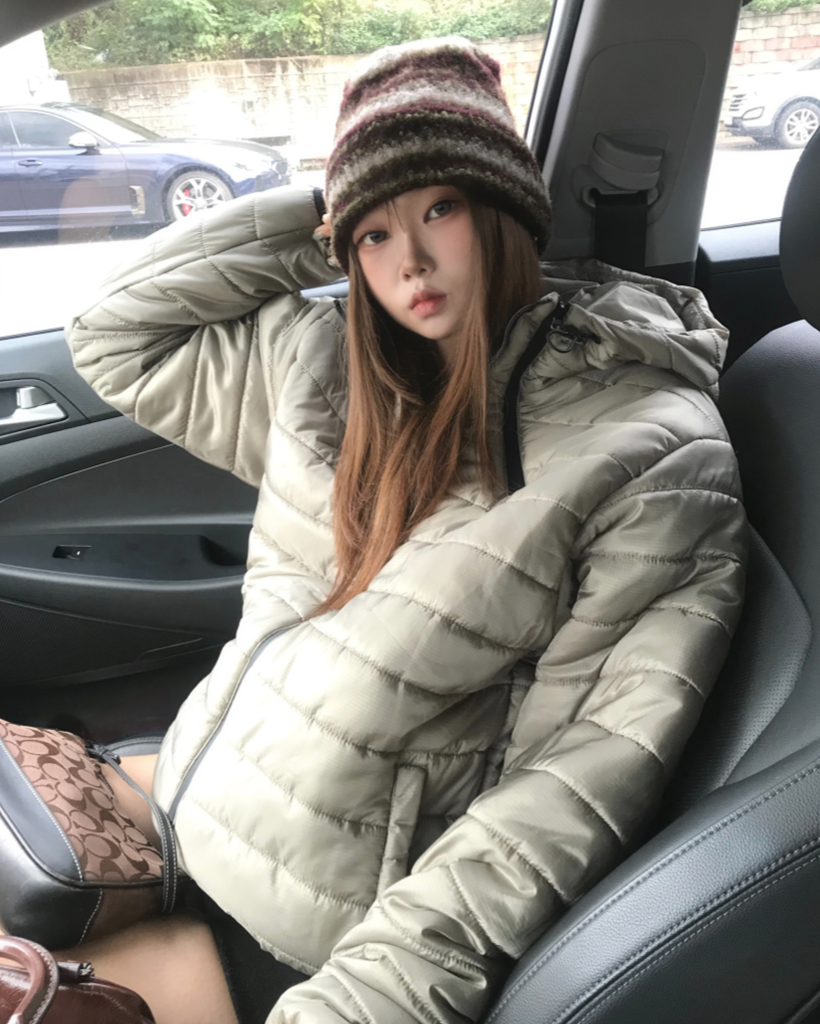 ェルロンフード軽量ダウンジャケット