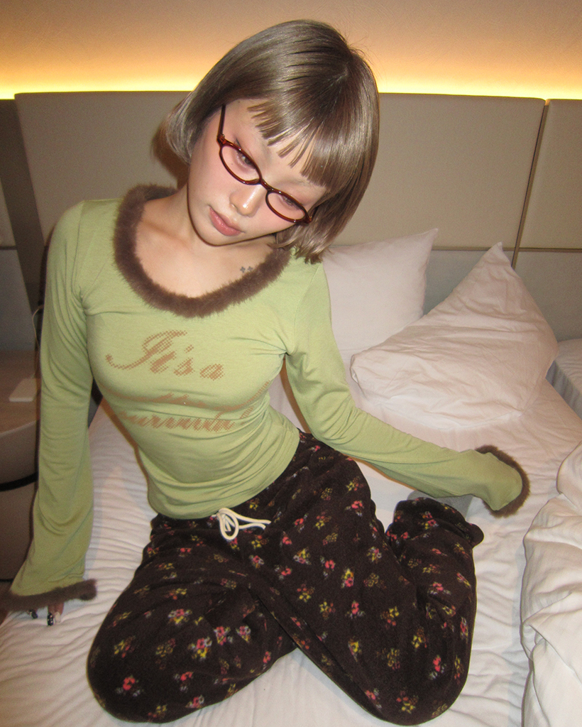 ファーラインスリムロングＴシャツ