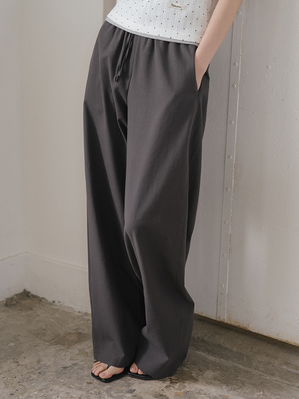 Curved banding cotton pants [TISU05PT04]_Charcoal