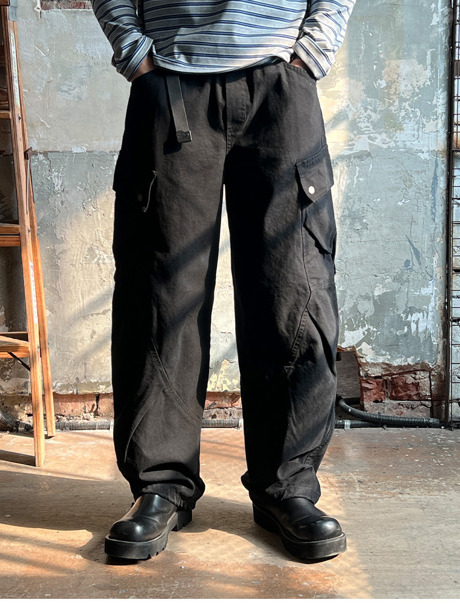 ウォッシュバックルカーゴパンツ