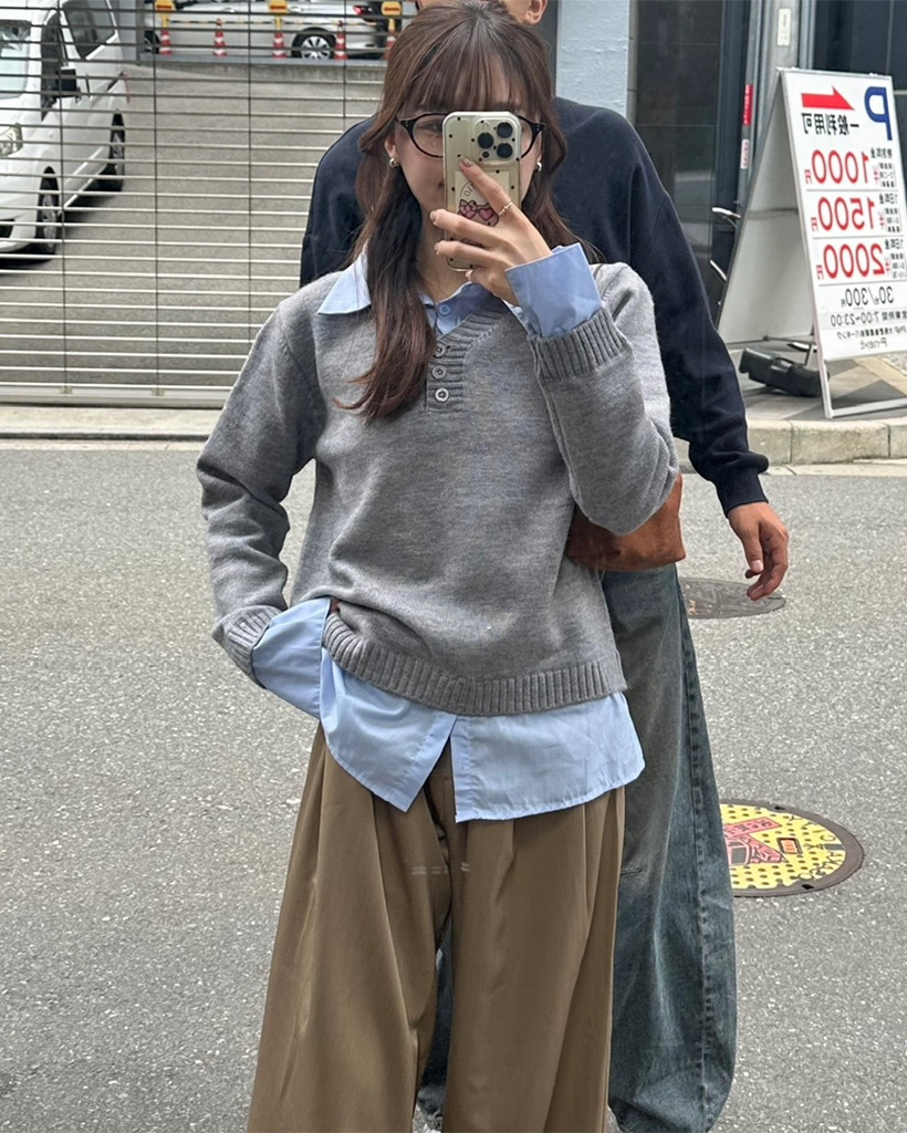 シャツレイヤードVネックニット | ファッション通販サイト NUGU