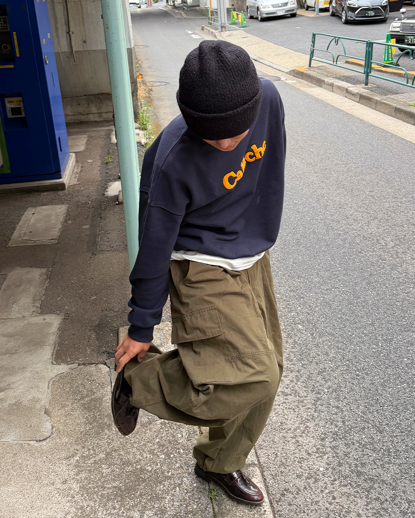 ブークレ刺繍スウェットシャツ