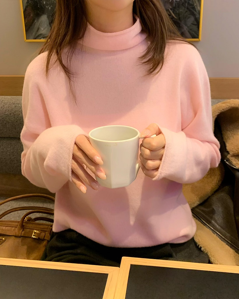 ウールソフトタートルネックニット