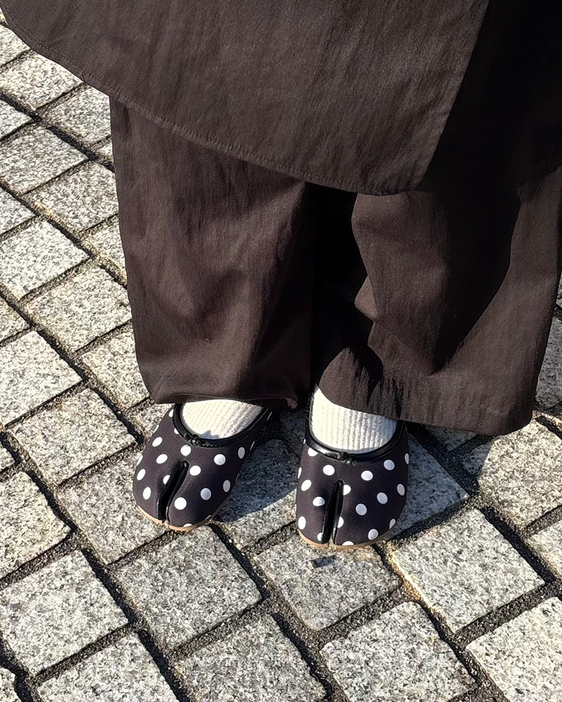 タビポイントフラットシューズ