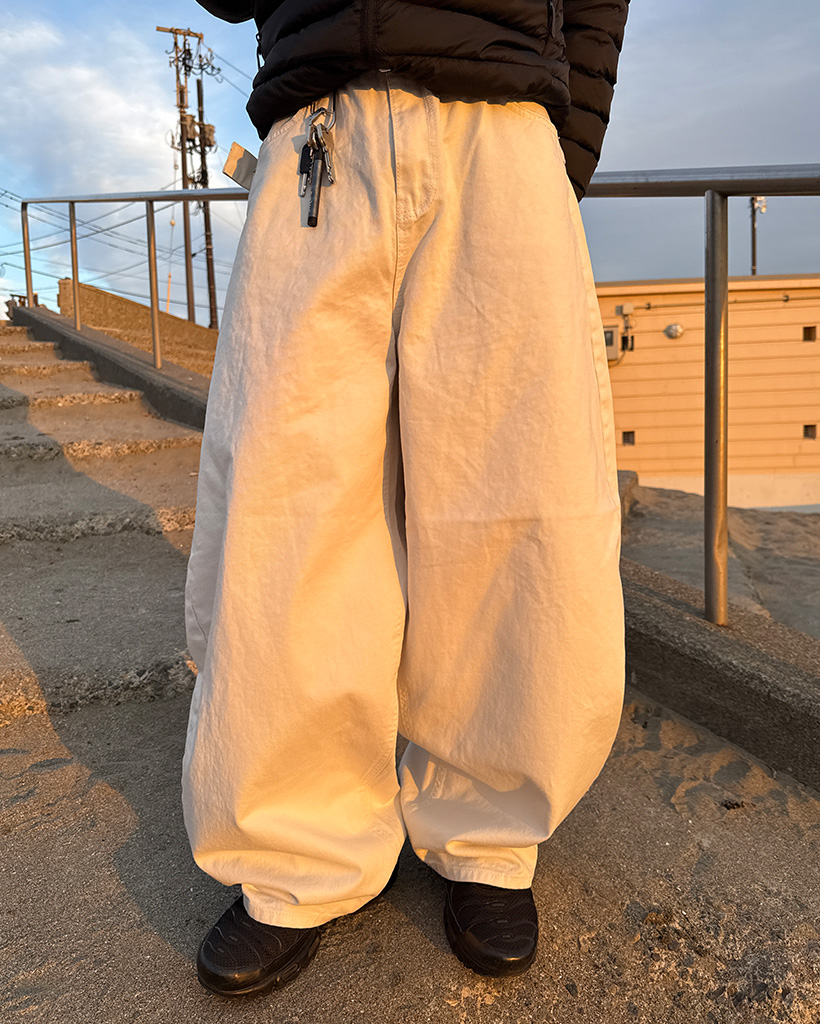 バックスタッズコットンパンツ