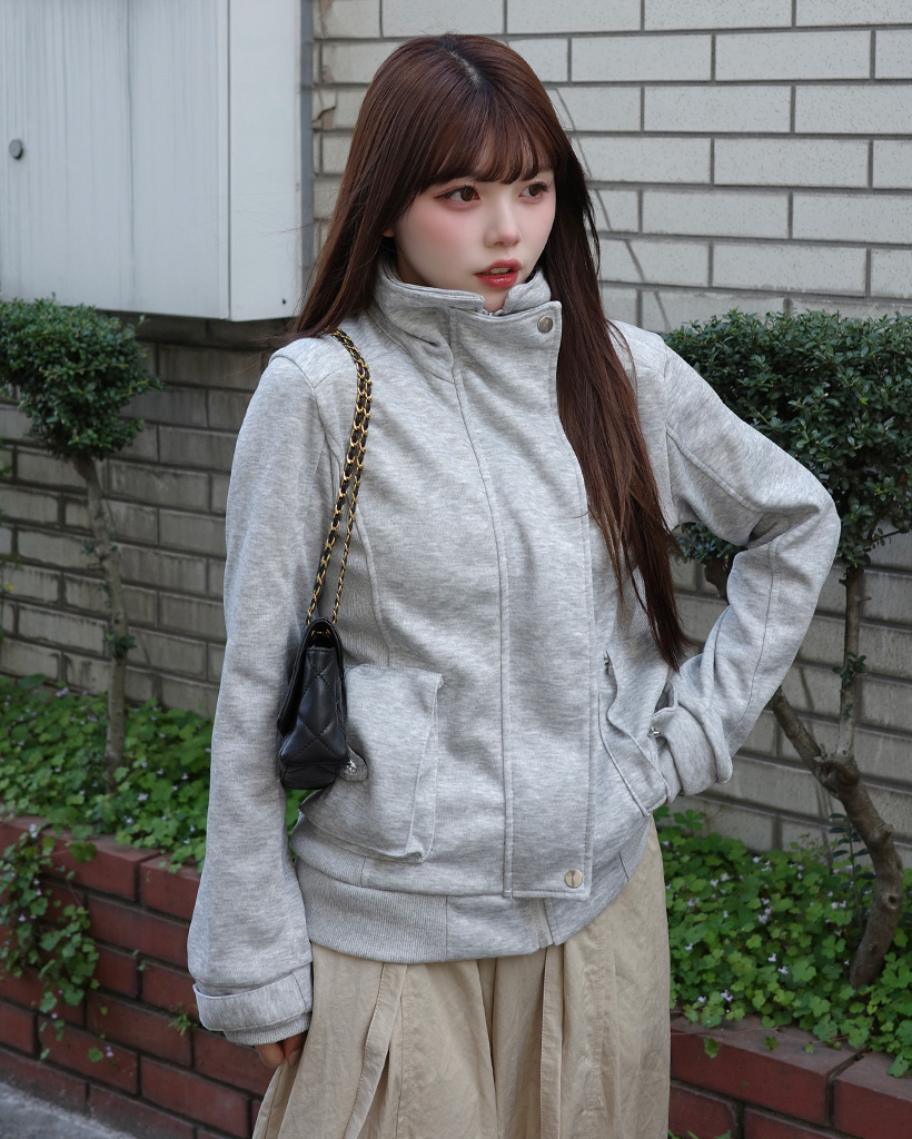 ハイネックジップアップジャケット