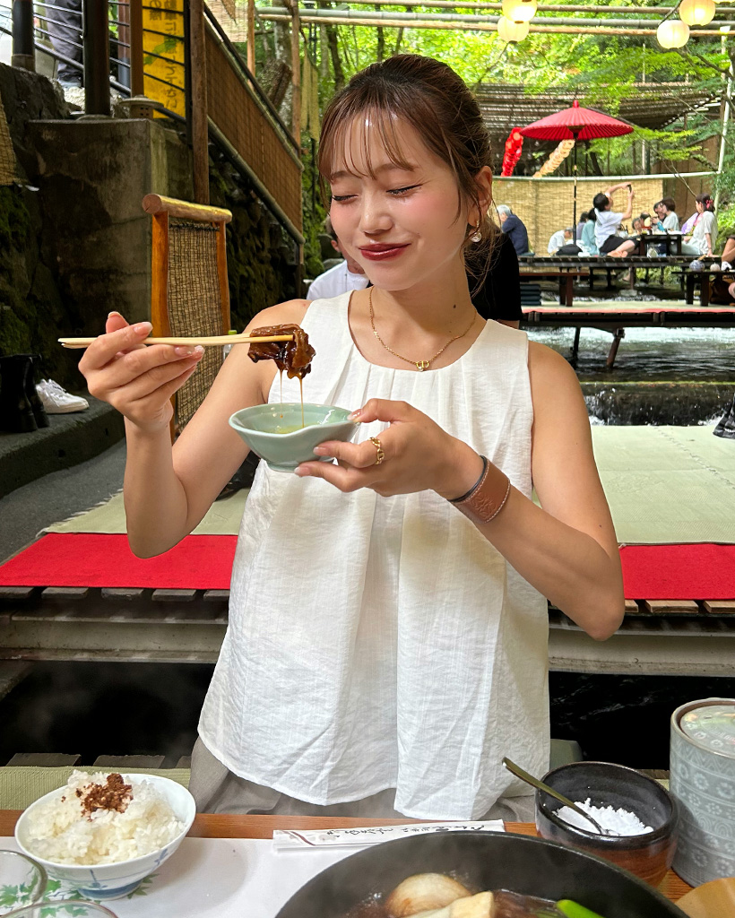 バックスリットノースリーブ