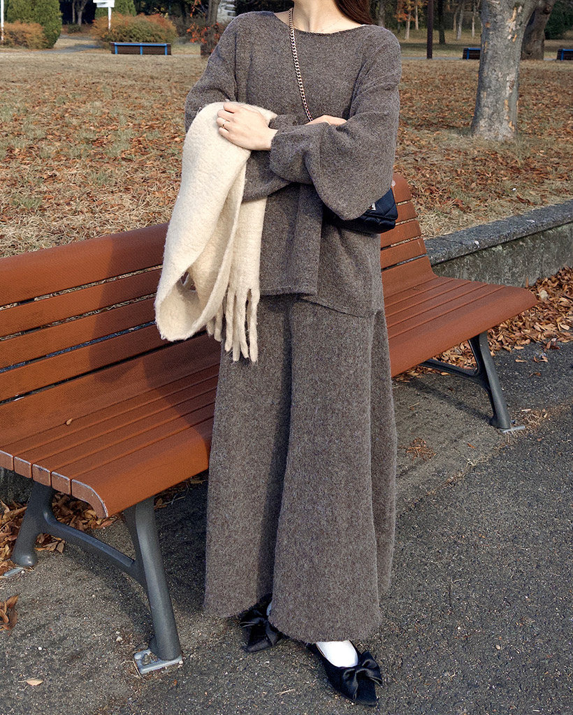 ラウンドネックニット＆ロングスカートセット