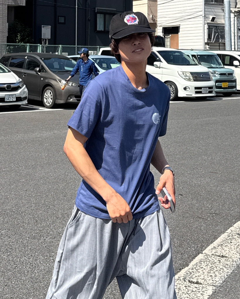 バックプリントTシャツ