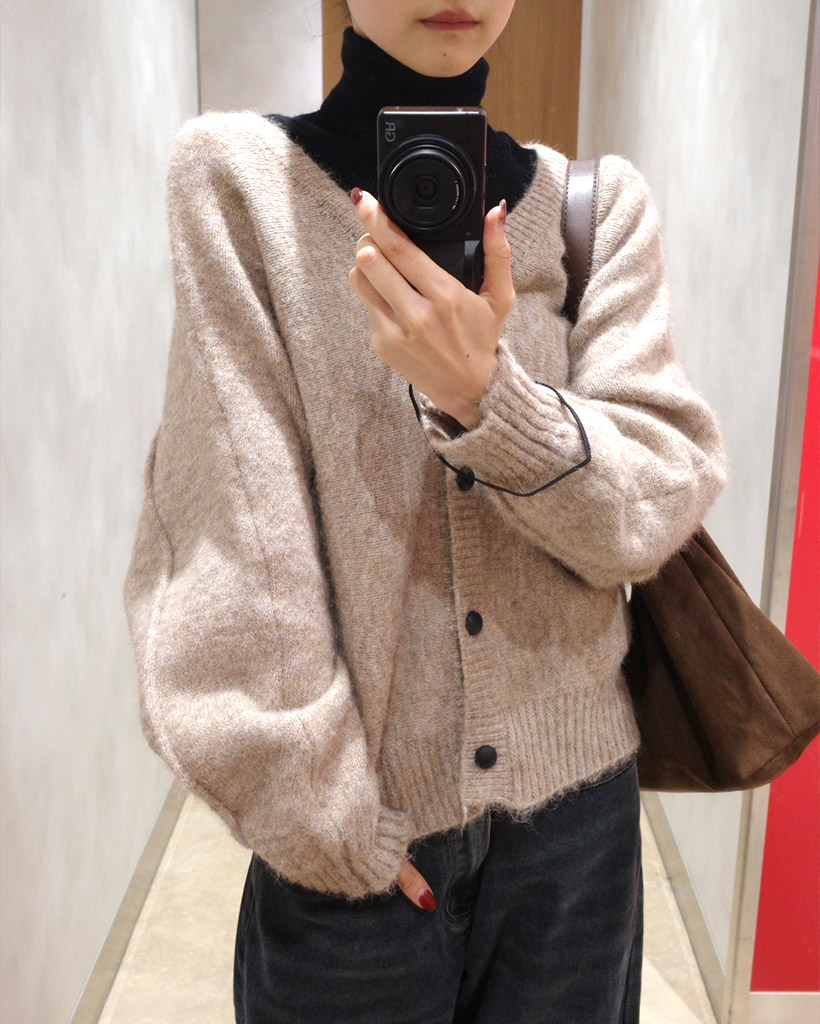 Vネックルーズフィットニットカーディガン