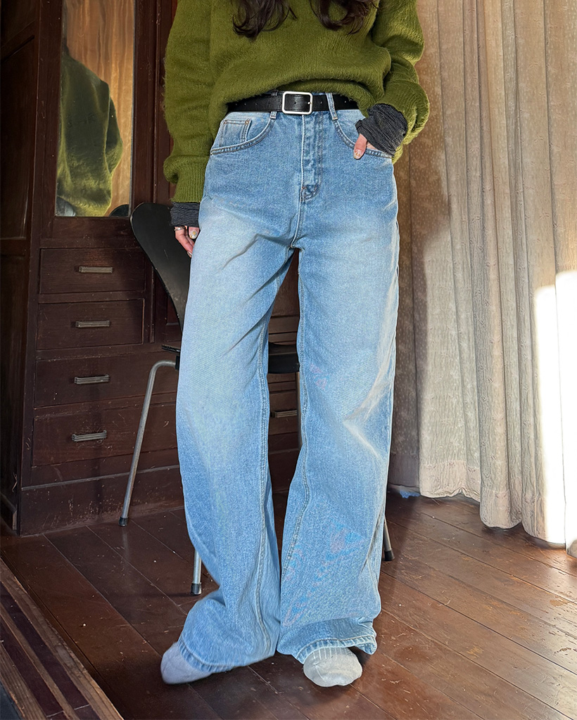 オーバーフィットデニムパンツ