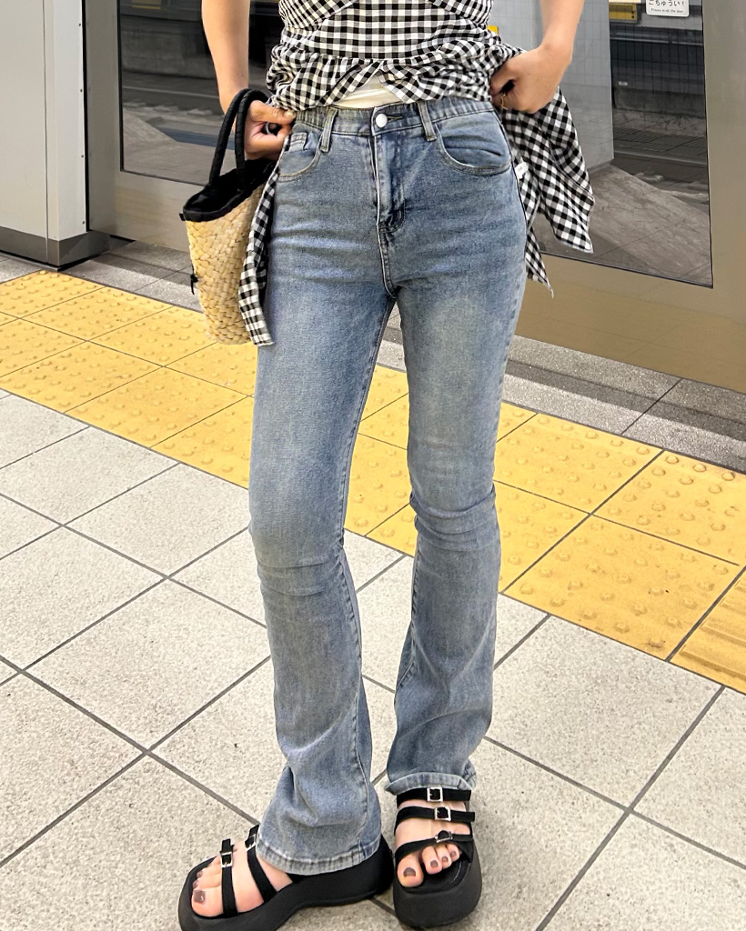スリムフィットデニムパンツ