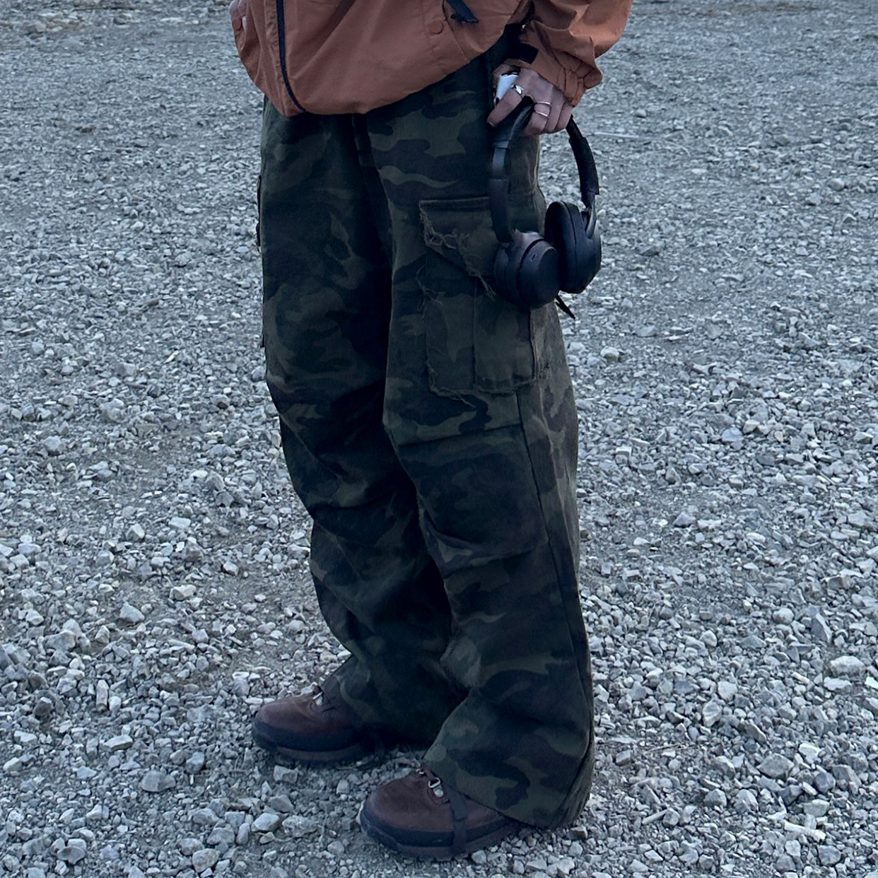 (ユニセックス)  カモフラージュツータックパンツ