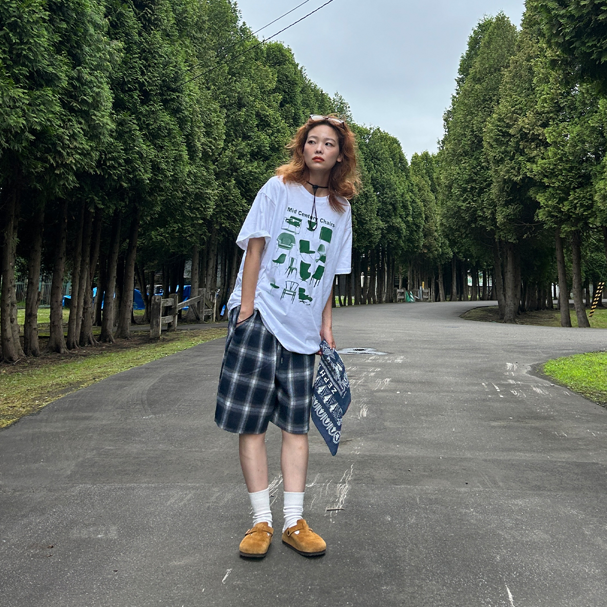 ミッドセンチュリーチェアグラフィックTシャツ | ファッション