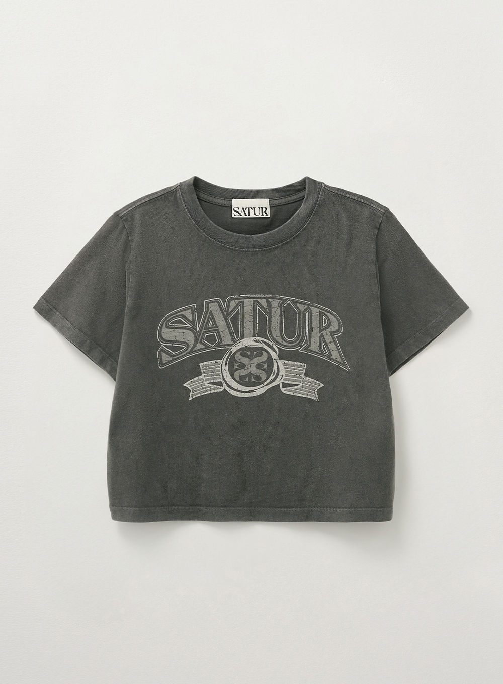 【SATUR】 (W) Arch Logo Pigment Washed T-shirt /追跡付 W) Arch Logo Pigment Washed T-shirt - Charcoal