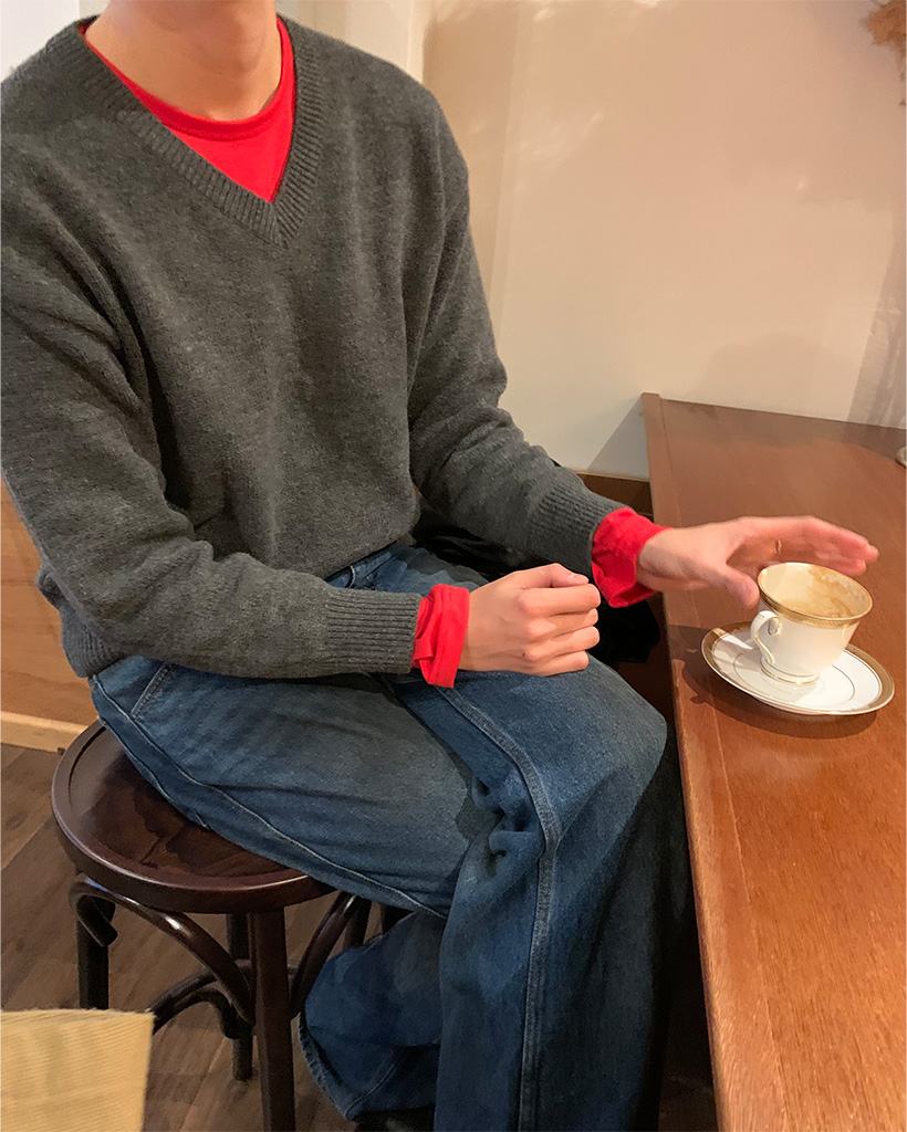 シンプルVネック長袖ニット